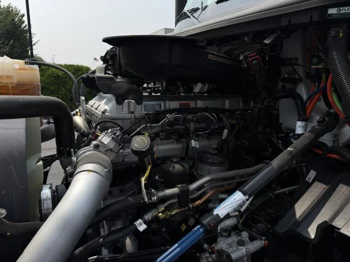 2027 International LT — photo 16