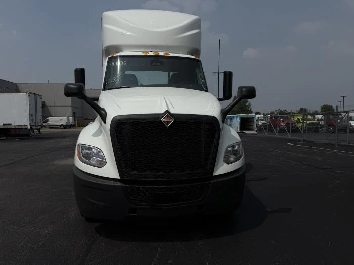 2027 International LT — photo 10