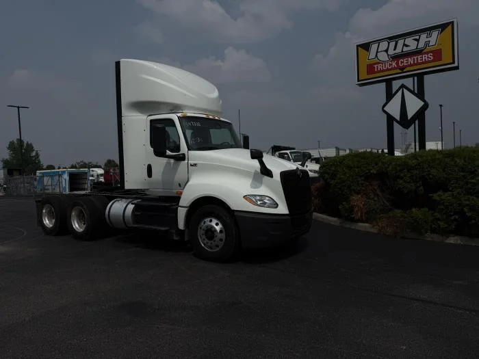 2027 International LT — photo 4