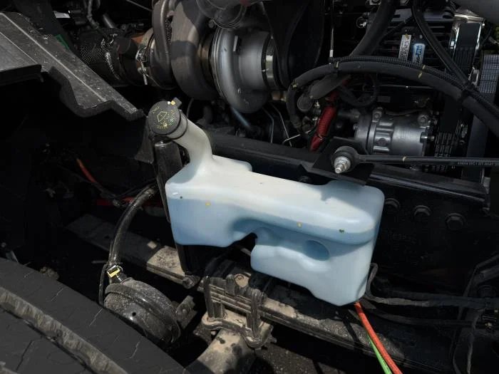 2027 International LT — photo 14