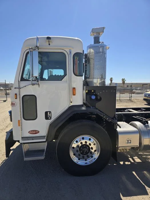 2026 Peterbilt 520 in Houston, TX — photo 4
