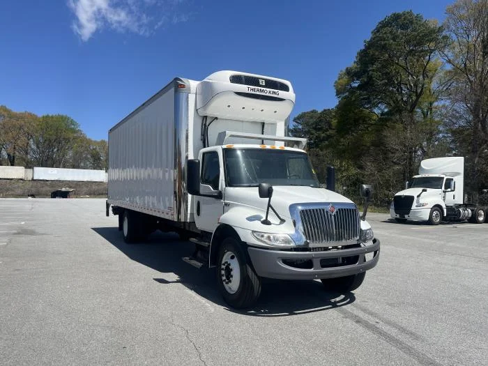 2021 International MV - image 4