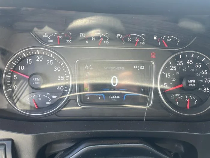 2021 International MV - image 23