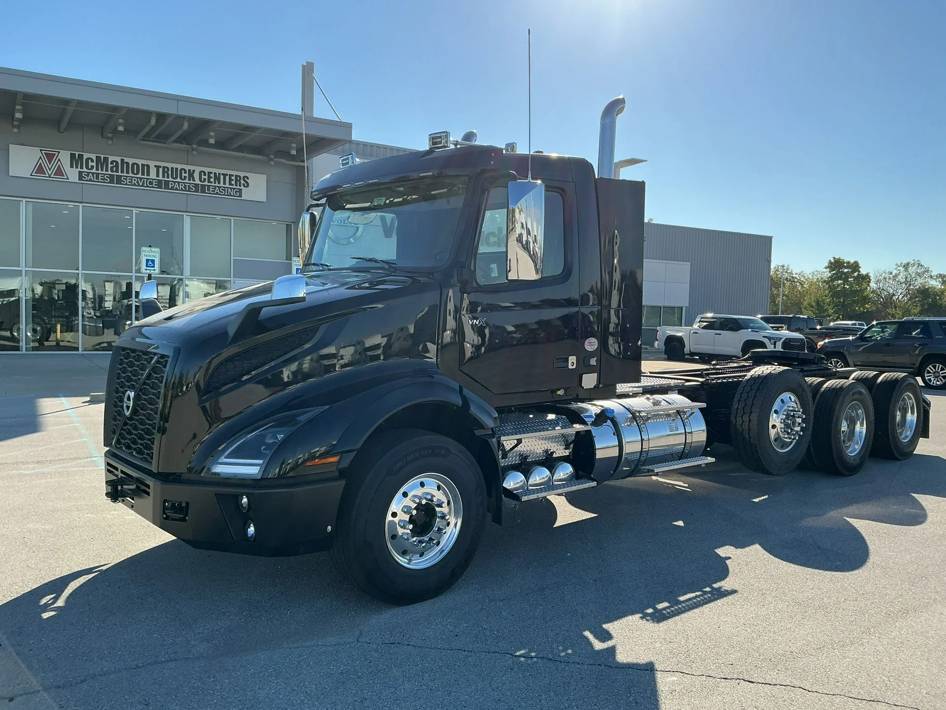 2026 Volvo VNL 860 in Indianapolis, IN
