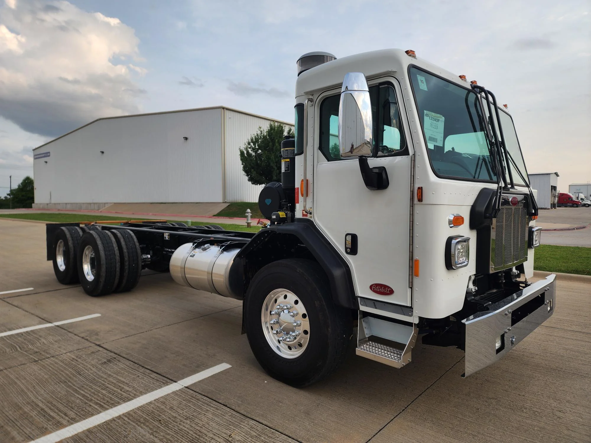 2026 Peterbilt 520 in Cincinnati, OH — photo 3