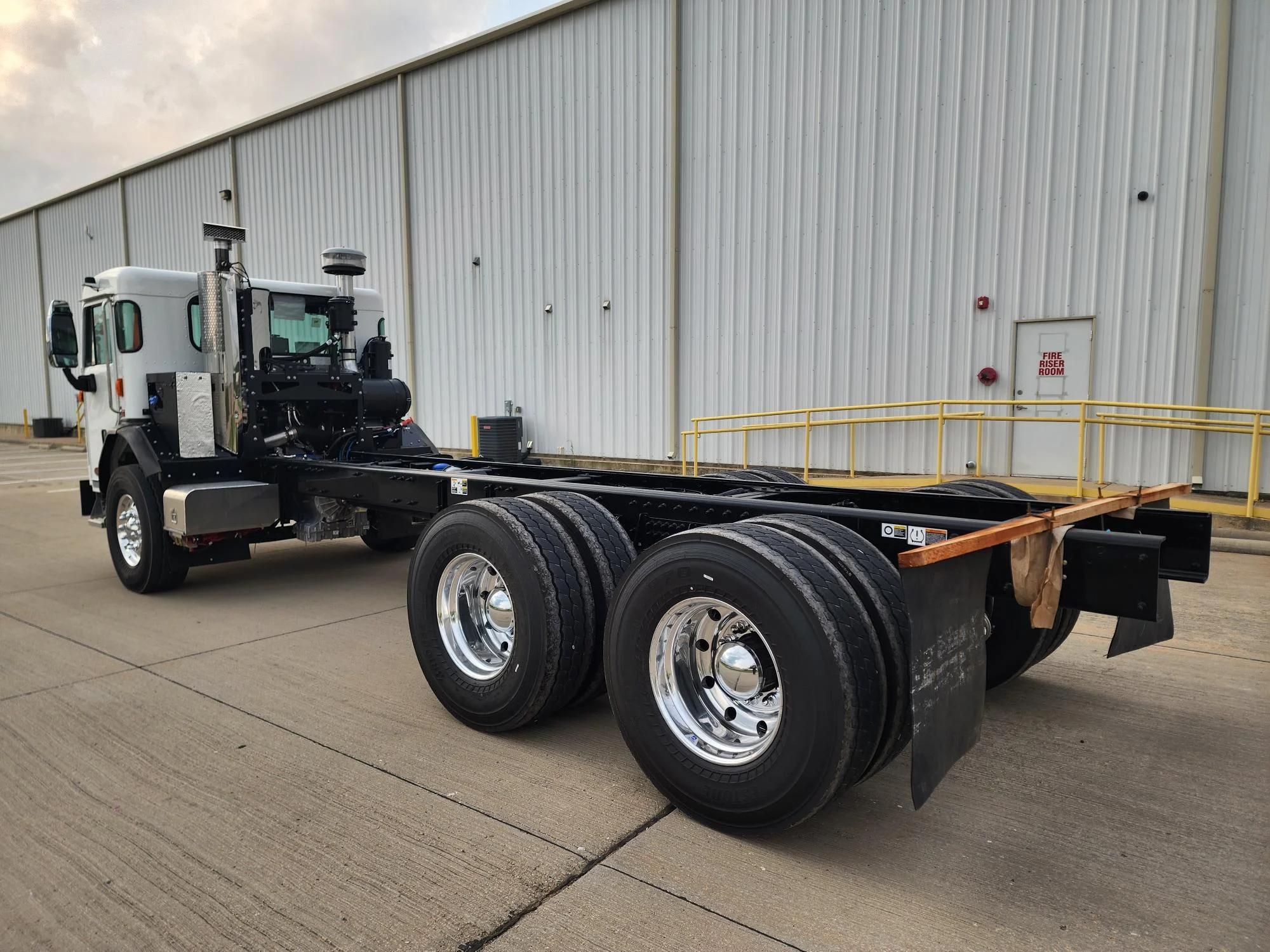 2026 Peterbilt 520 in Cincinnati, OH — photo 7