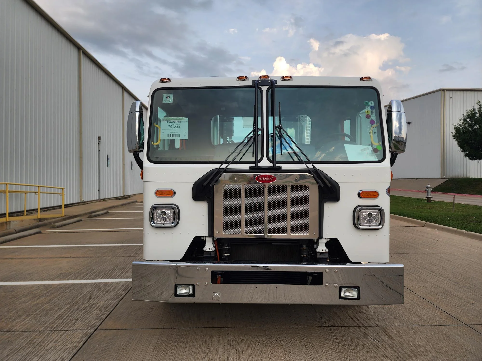 2026 Peterbilt 520 in Cincinnati, OH — photo 2