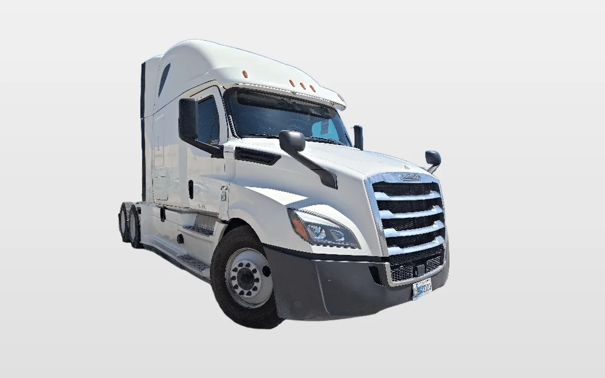 2020 Freightliner Cascadia - image 1