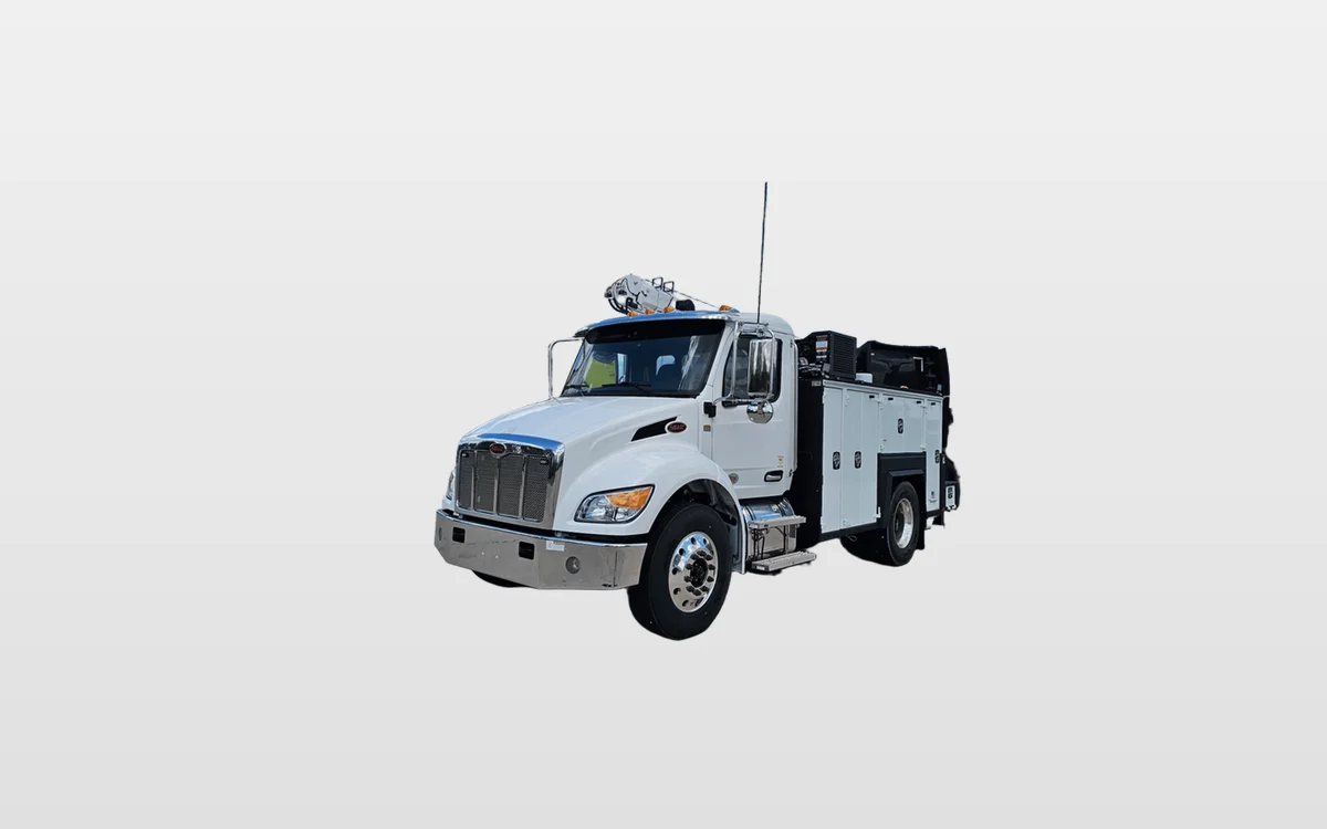 2025 PETERBILT 536 - image 1