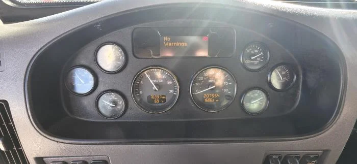 2020 Peterbilt 337 - image 24