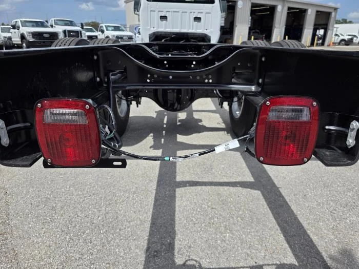 2027 Ford F-750 — photo 14
