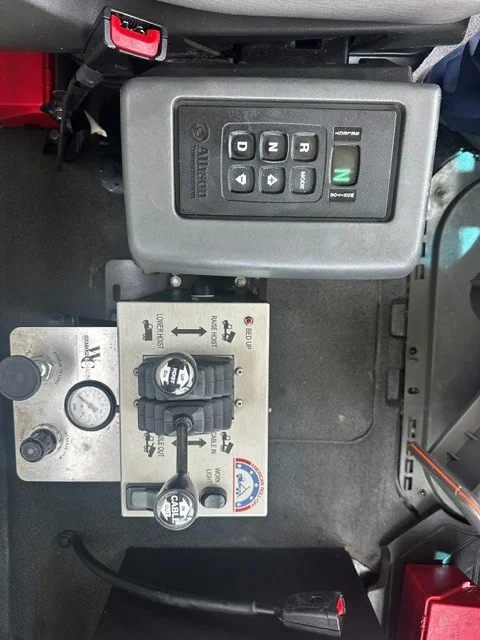 2020 Volvo VHD 300 in San Antonio, TX — photo 9