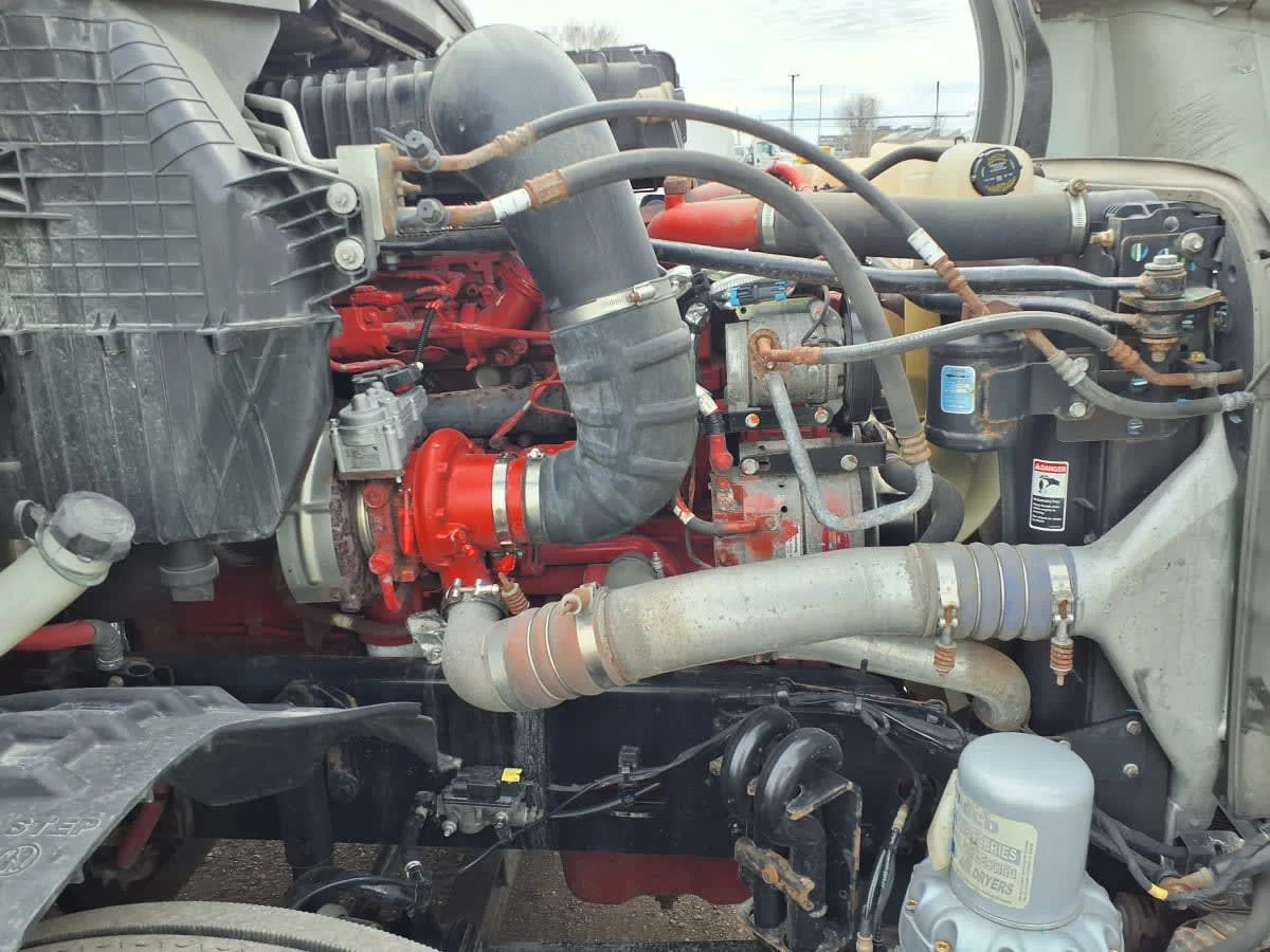 2021 Freightliner Cascadia - image 13