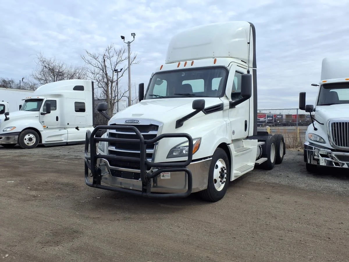 2021 Freightliner Cascadia in Taylor, MI