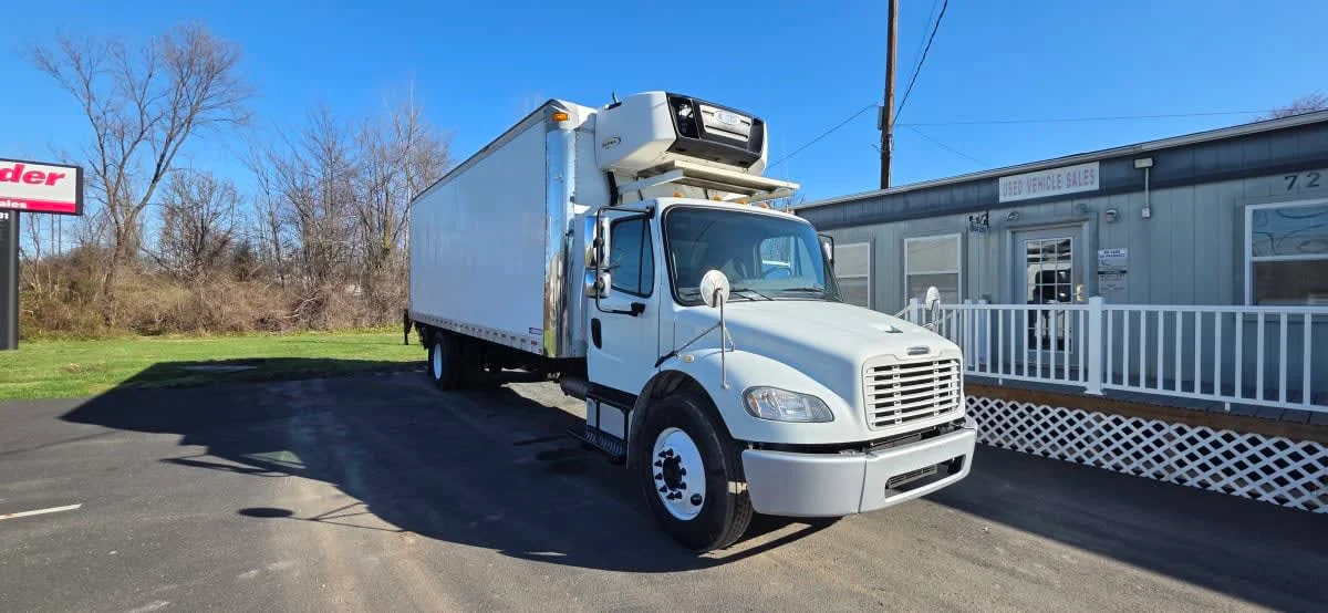 2018 Freightliner M2 106 - image 3