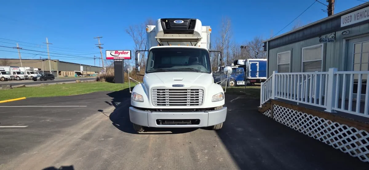 2018 Freightliner M2 106 - image 2