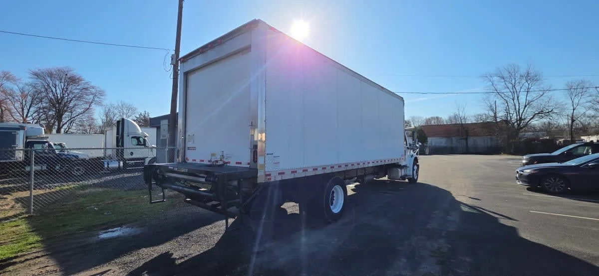 2018 Freightliner M2 106 in Bensalem, PA — photo 4