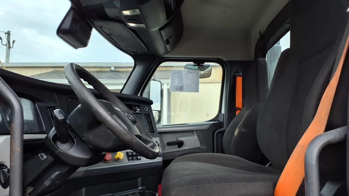 2021 Freightliner Cascadia in West Chester, OH — photo 7