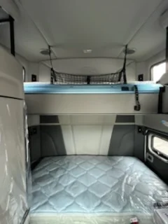 2025 Peterbilt 579 - image 13