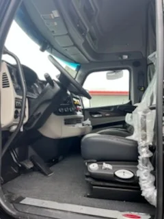 2025 Peterbilt 579 - image 7