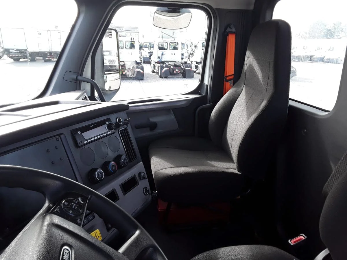 2022 Freightliner Cascadia in La Vergne, TN — photo 7