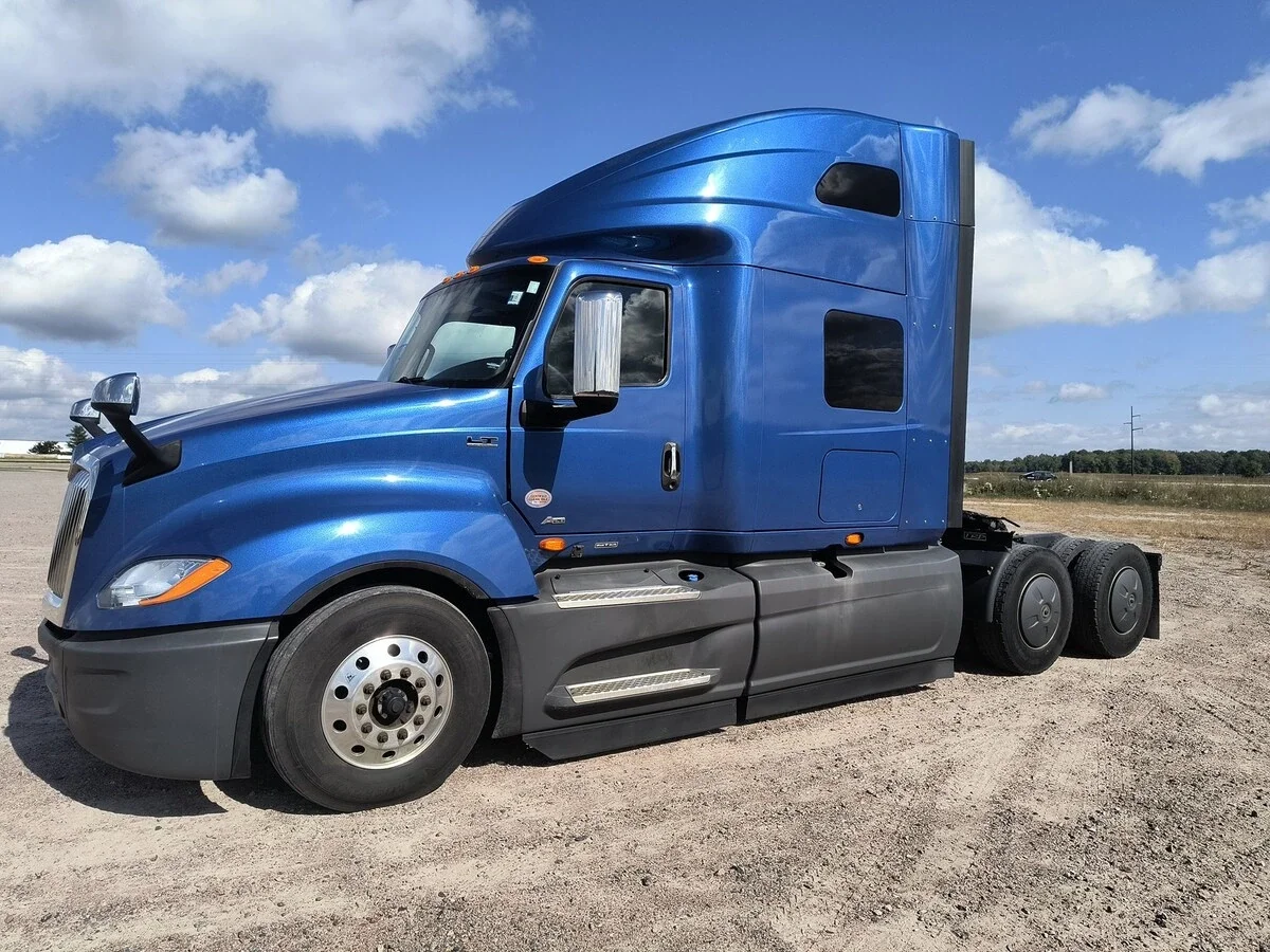 2021 International LT in Abbotsford, WI