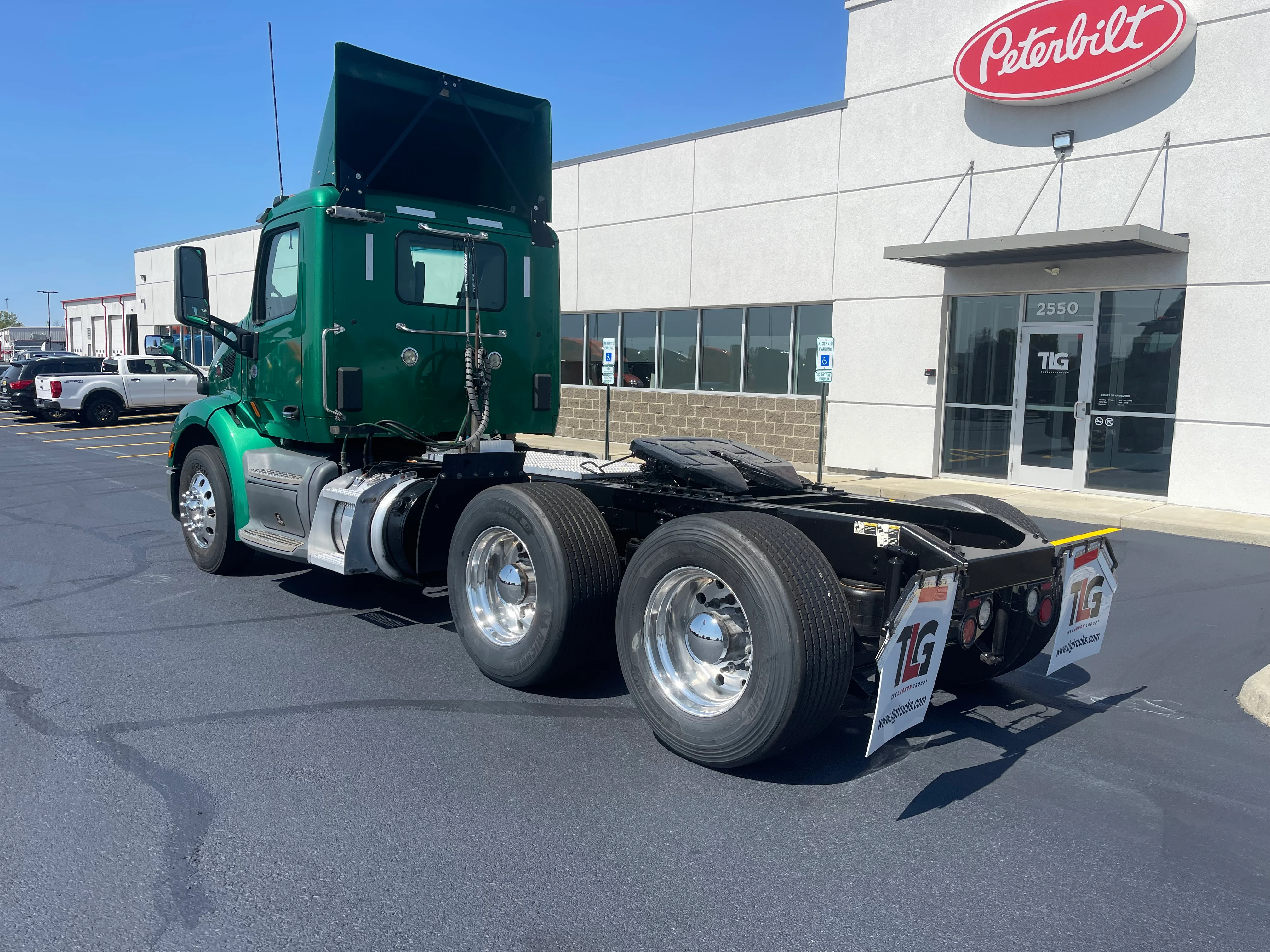 2020 Peterbilt 579 - image 3