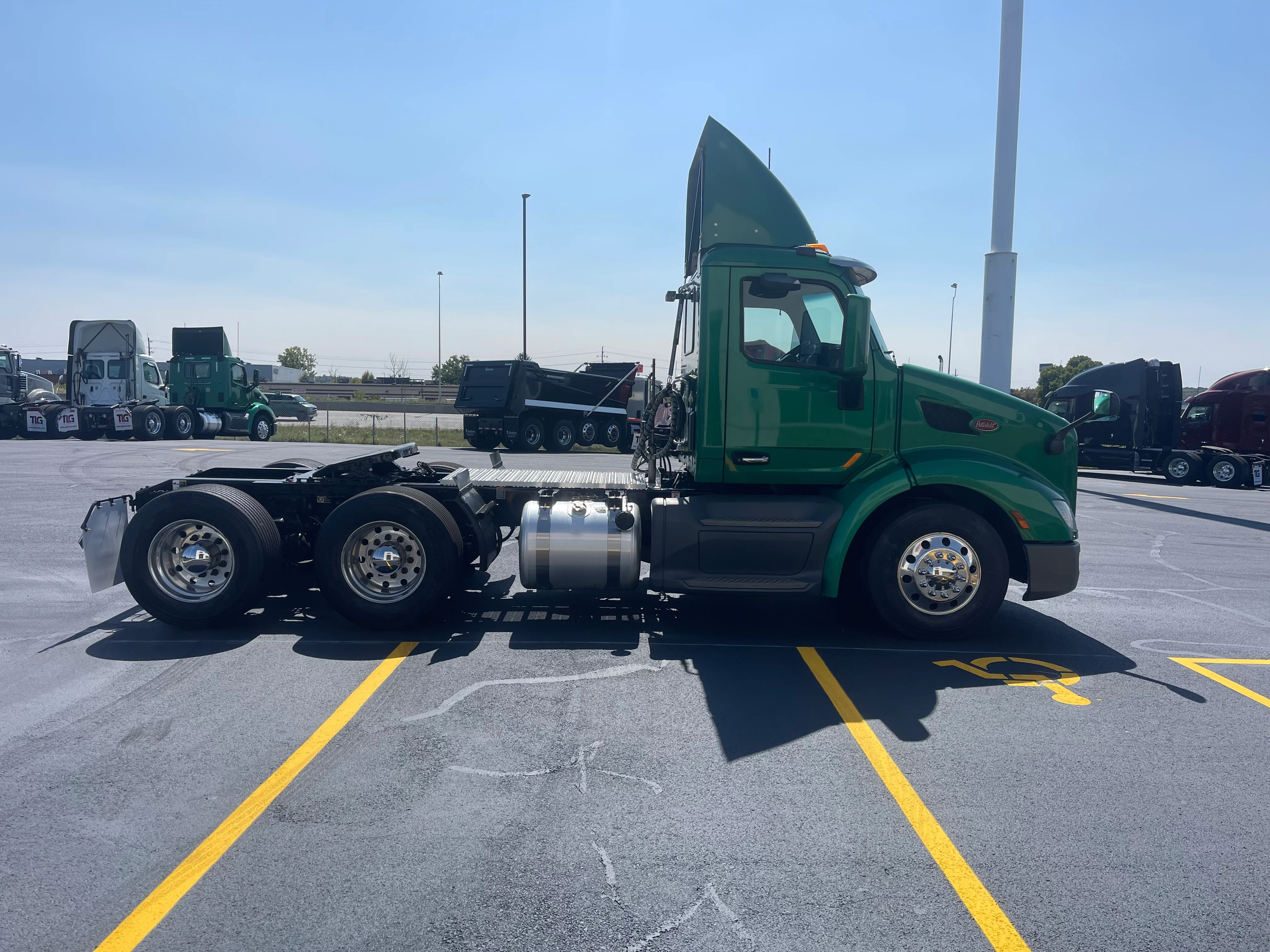 2020 Peterbilt 579 - image 6