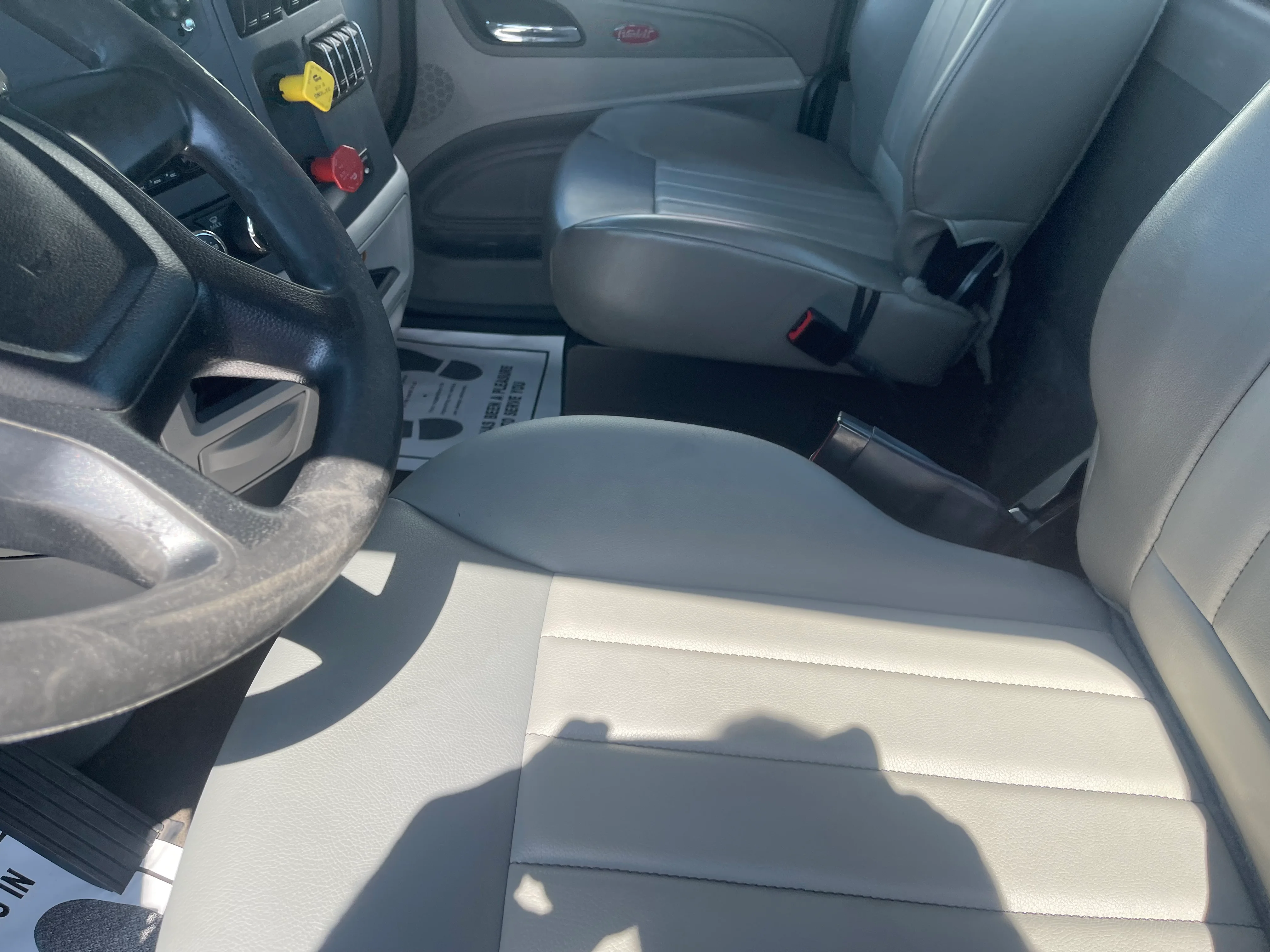 2020 Peterbilt 579 - image 16