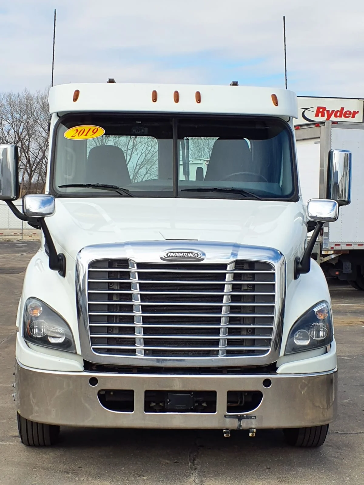 2019 Freightliner Cascadia in Oak Creek, WI — photo 2