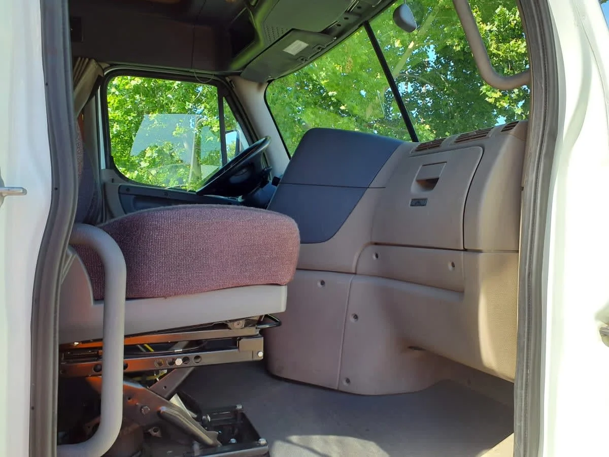 2020 Freightliner Cascadia in O'fallon, MO — photo 13