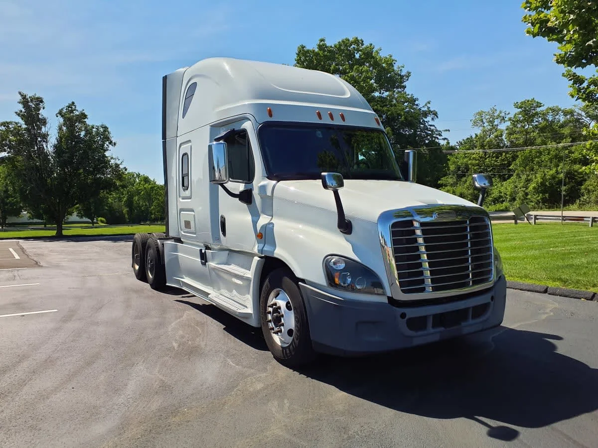 2020 Freightliner Cascadia in O'fallon, MO — photo 3
