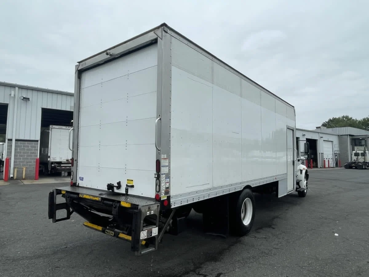 2018 International 4300 in Newark, NJ — photo 4
