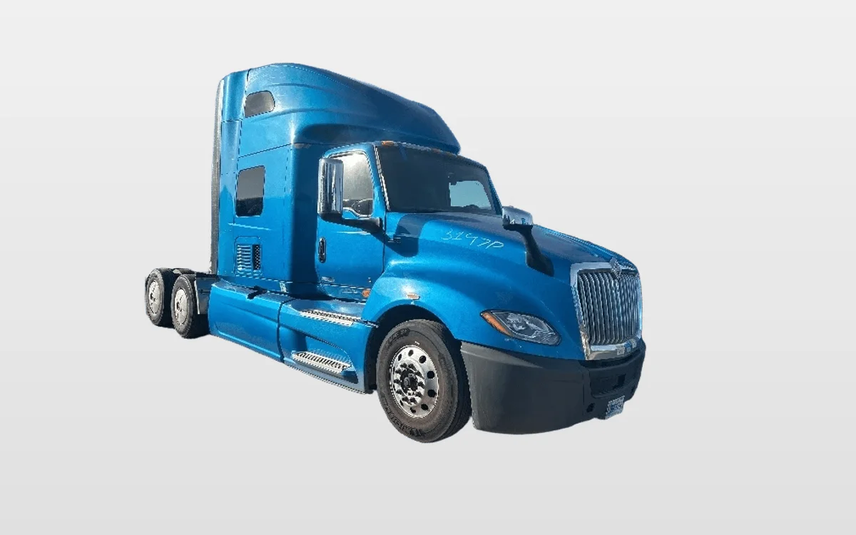 2021 International LT - image 1