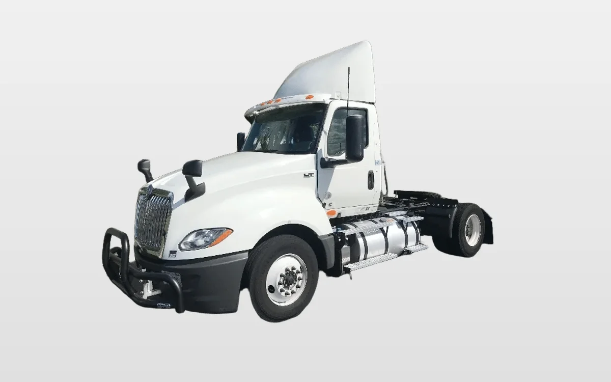 2020 International LT - image 1