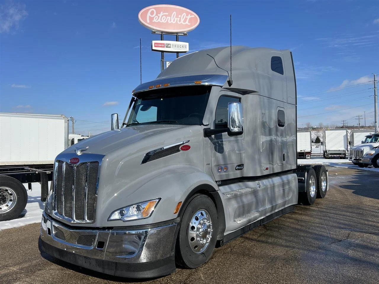 2027 Peterbilt 579 - image 12