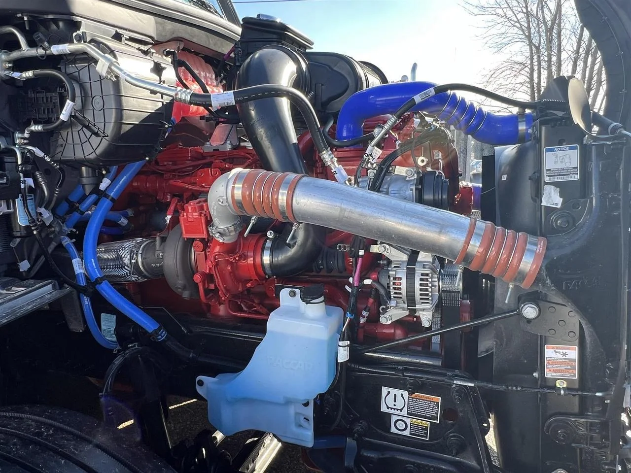 2027 Peterbilt 579 - image 10