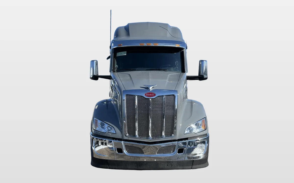 2027 Peterbilt 579 - image 1