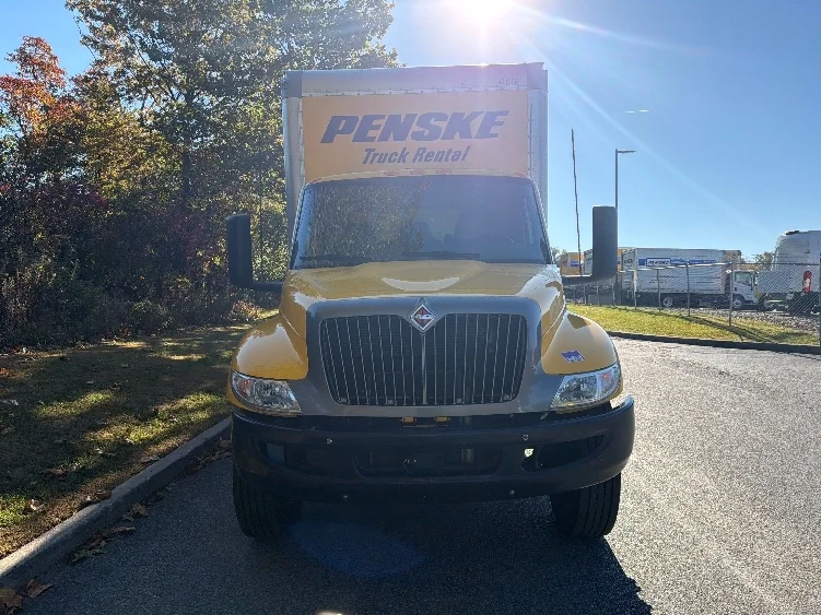 2022 International MV - image 2