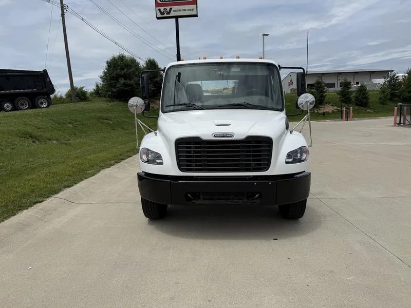 2022 Freightliner M2 106 in Walton, KY — photo 4