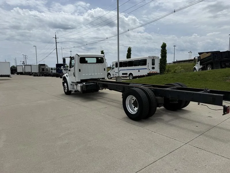 2022 Freightliner M2 106 in Walton, KY — photo 5