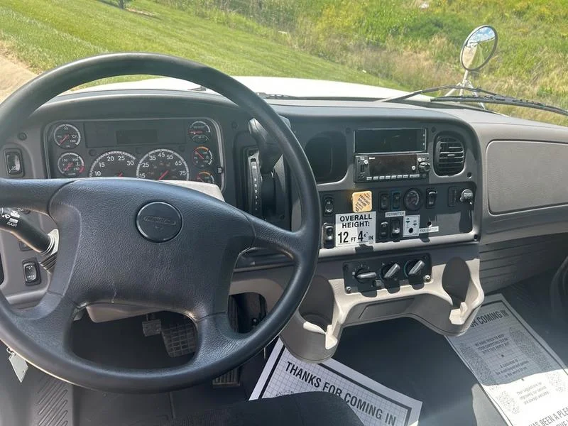 2022 Freightliner M2 106 in Walton, KY — photo 6