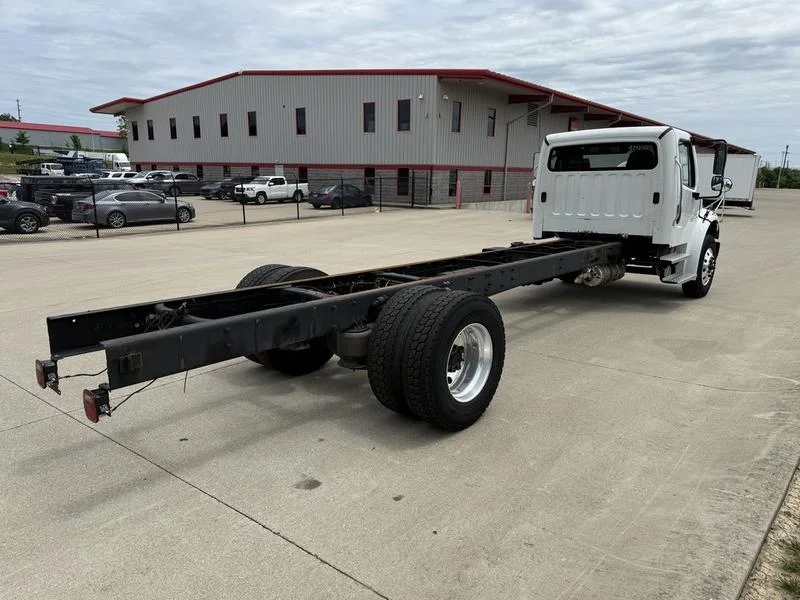 2022 Freightliner M2 106 in Walton, KY — photo 3
