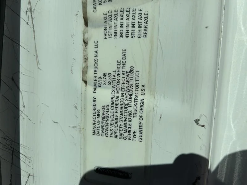 2020 Freightliner Cascadia - image 21