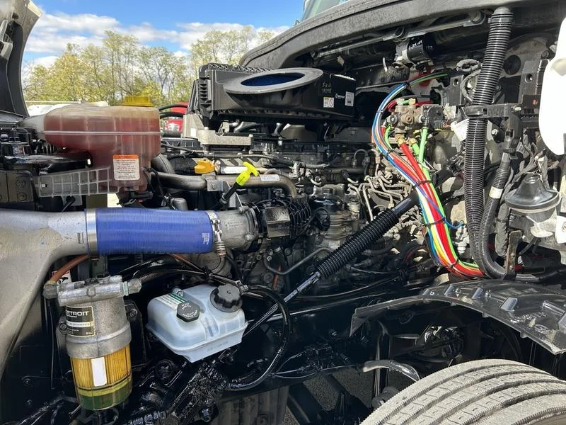 2020 Freightliner Cascadia - image 19