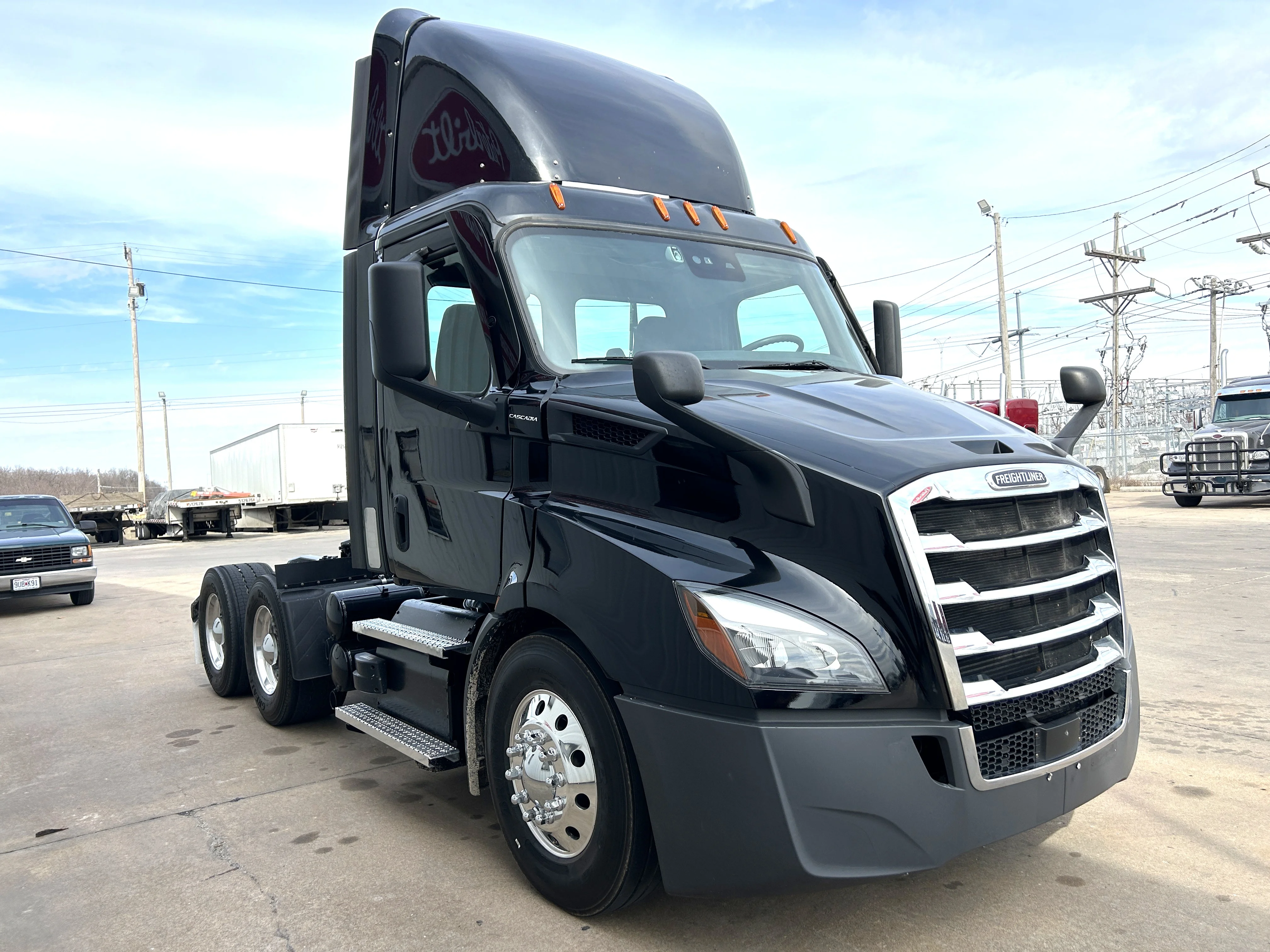 2022 Freightliner Cascadia - image 3