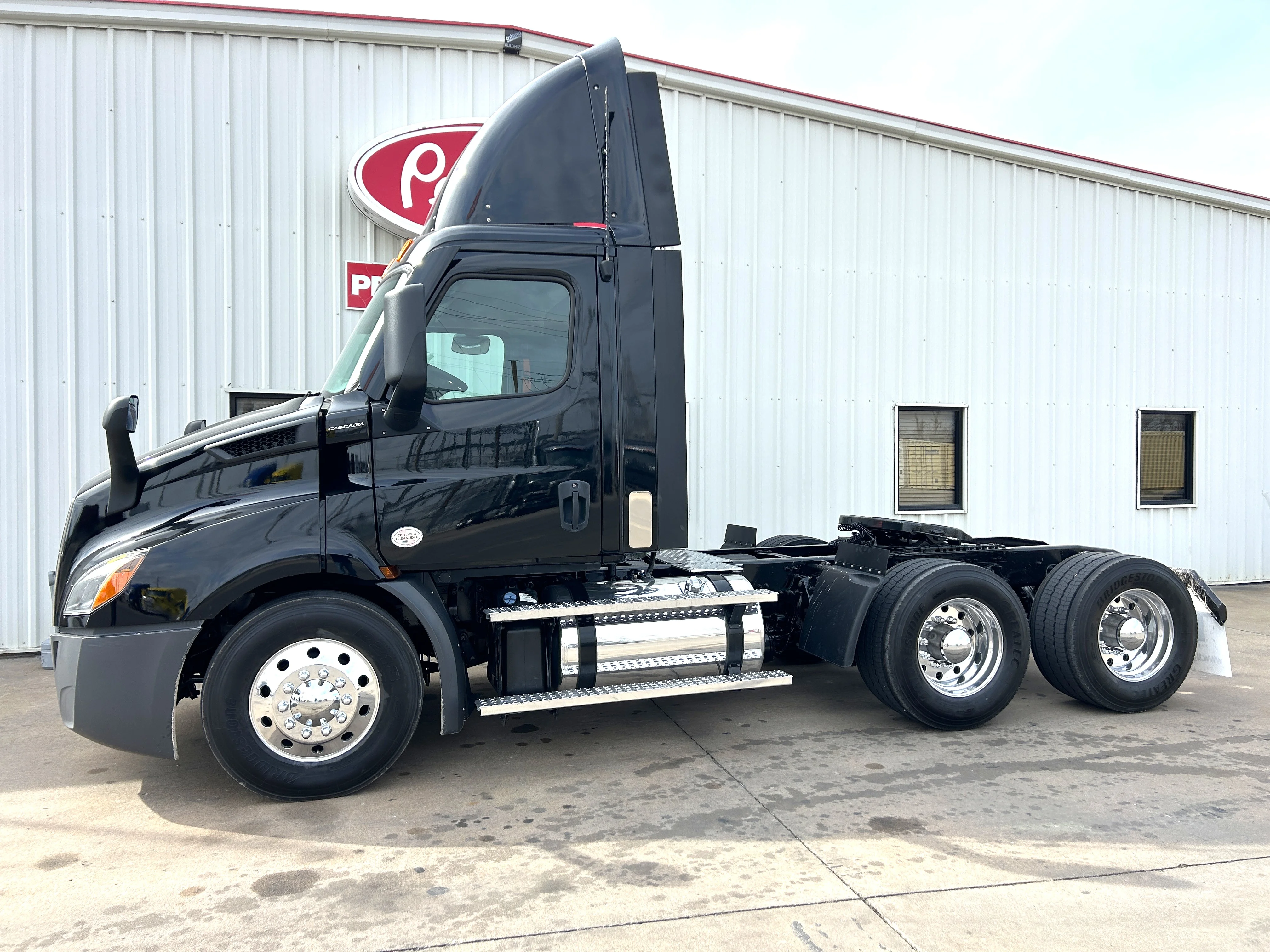 2022 Freightliner Cascadia in Joplin, MO — photo 4