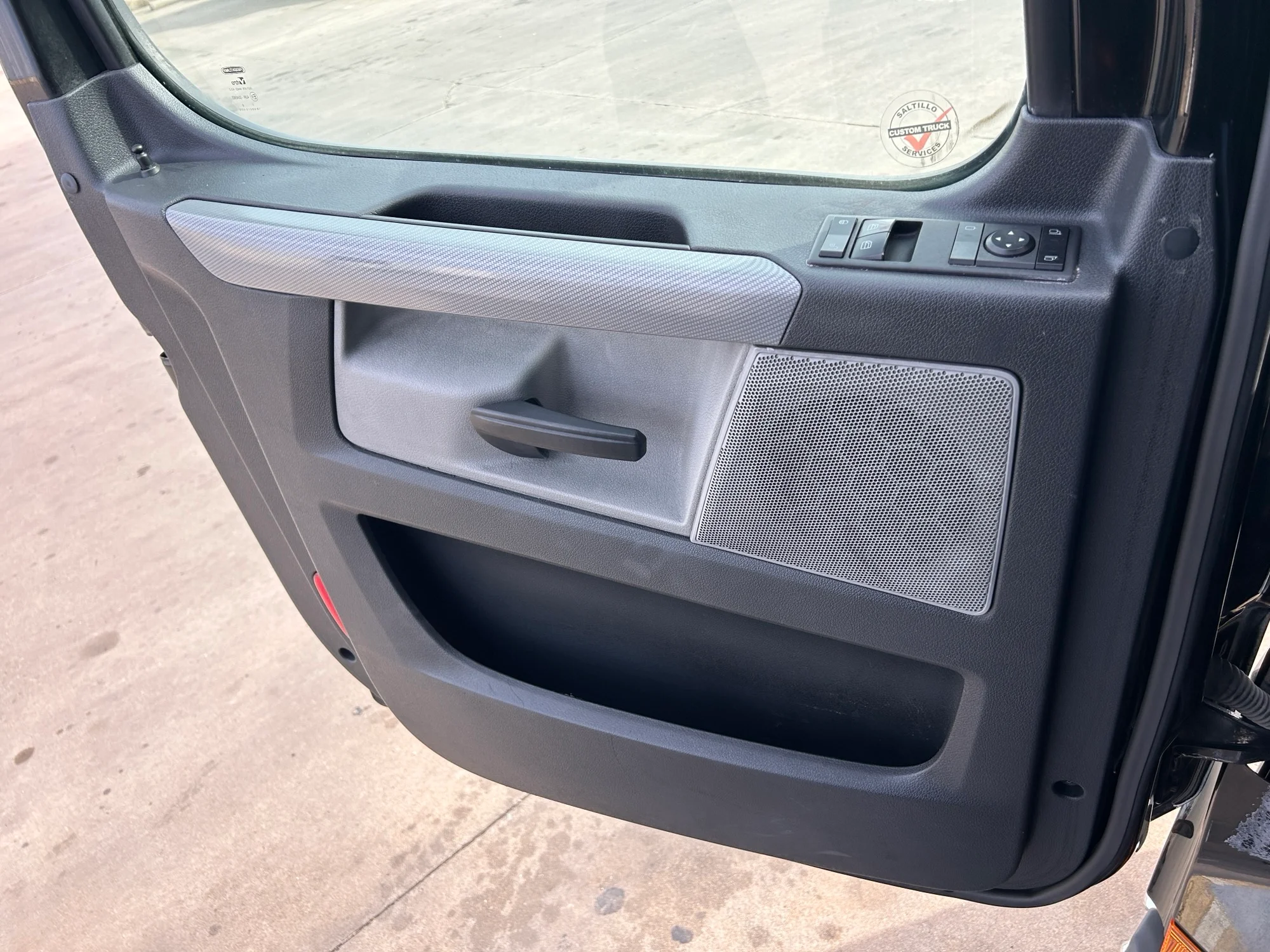 2022 Freightliner Cascadia - image 13