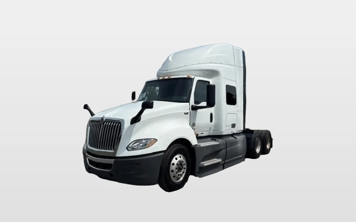 2022 International LT - image 1