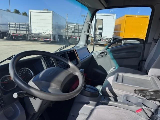 2019 Isuzu NPR - image 11